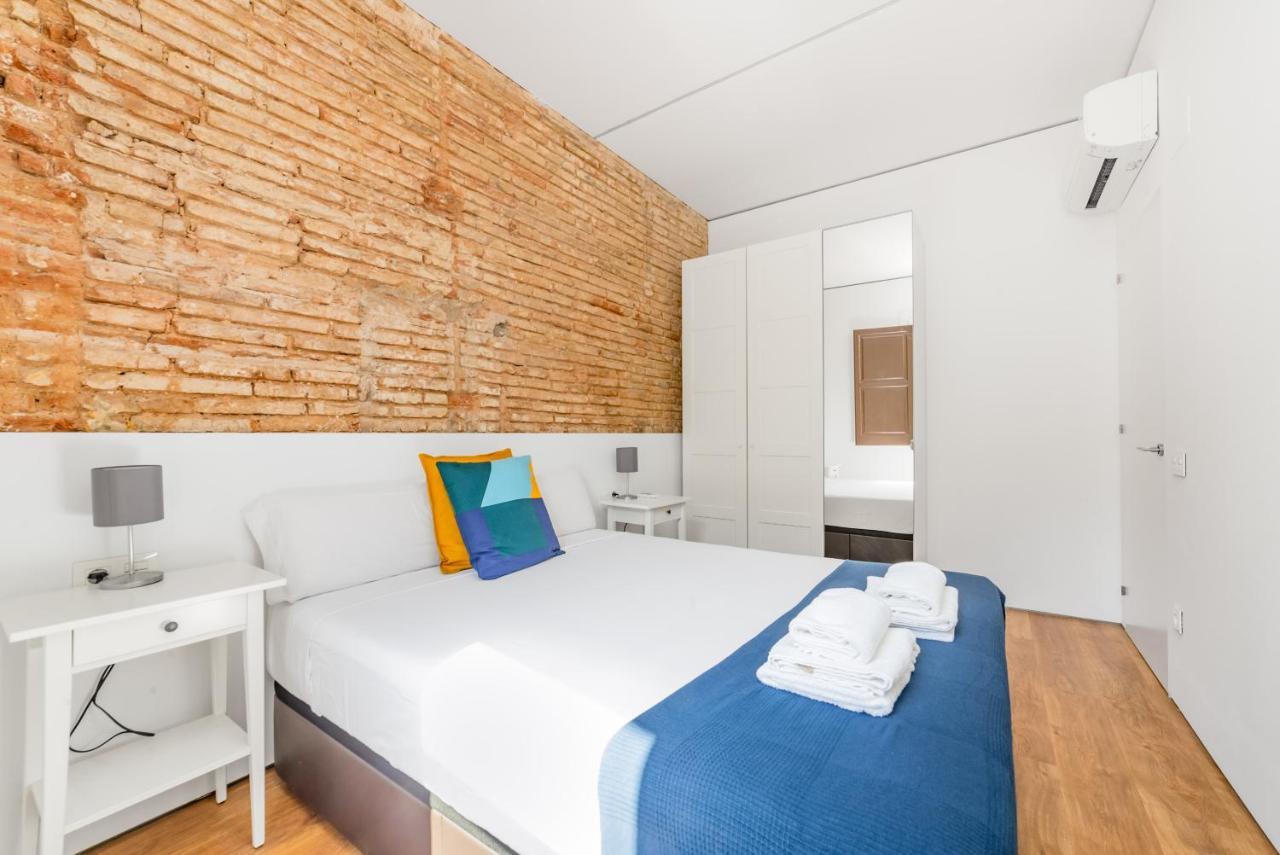 Sant Pau Ramblas Apartments Serennia Barcelona Bagian luar foto